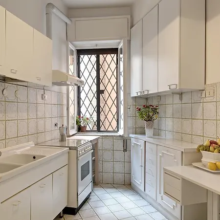 Apartman Live As The Romans Do *